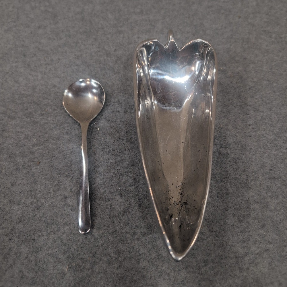 Pewter Leaf Shaped Salt Cellar with Matching Serving‎ Spoon Set - Picture 2 of 6